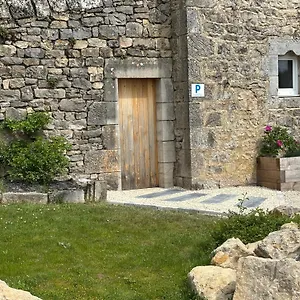 Hébergement de vacances Entre Causse Et Vallon, Confort Pour 4 Personnes Dans Grange Rénovée Au Coeur De L'aveyron, Salles-la-Source