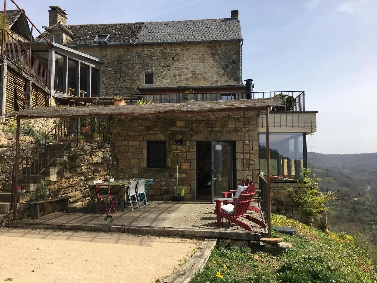 Gîte Libertalia Salles-la-Source Hébergement de vacances